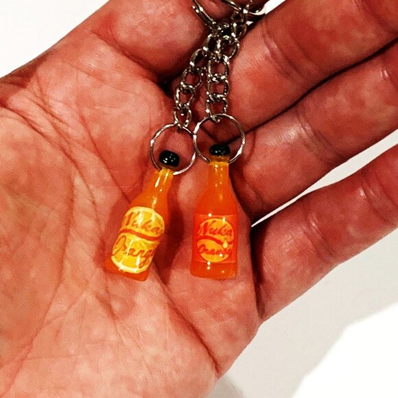 Fallout 4 Nuka Cola Orange Keychains - Variety Labels - Picture 11 of 12